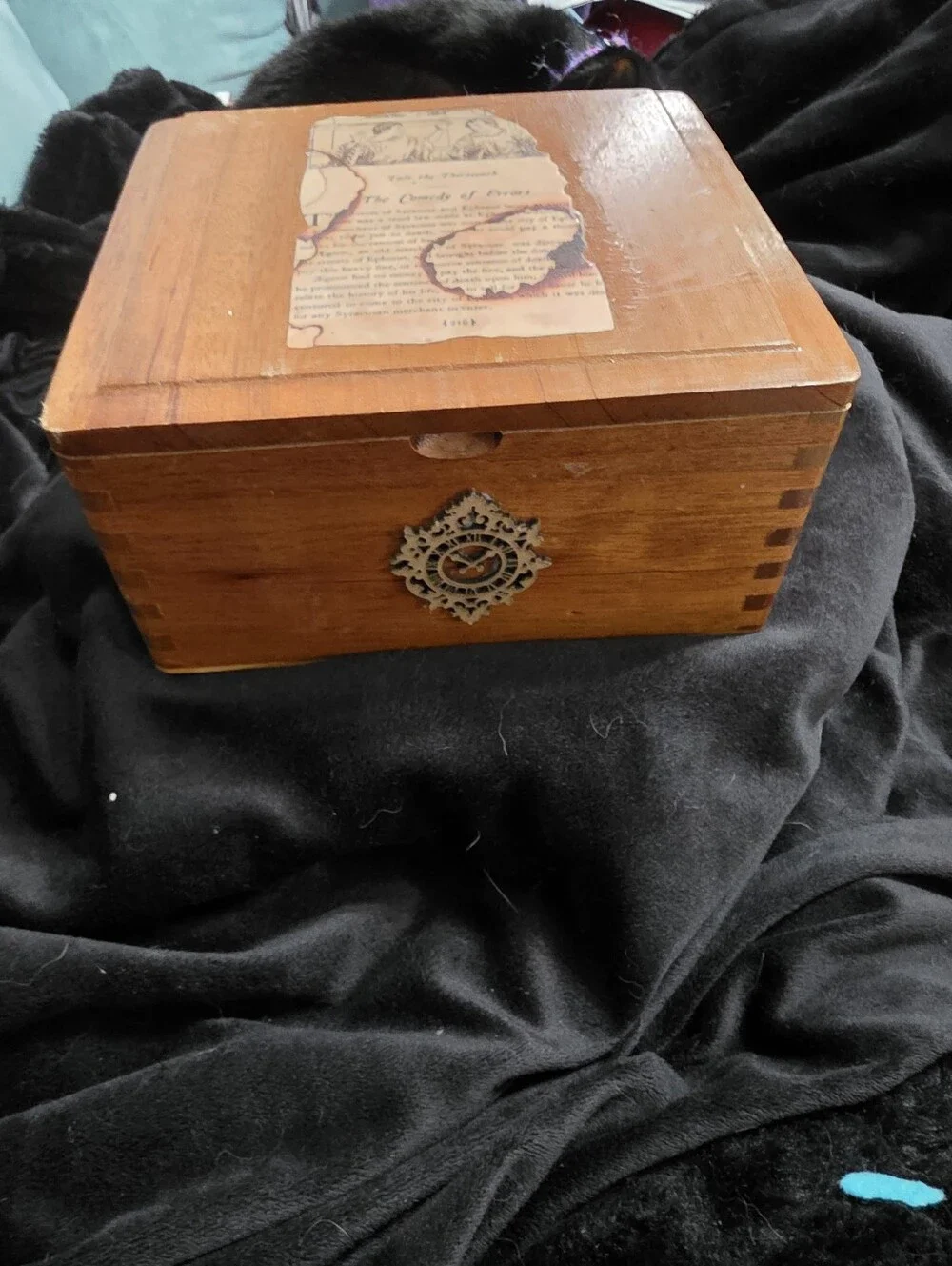 Vintage-Style Brown & Cream Storage Box Unbranded